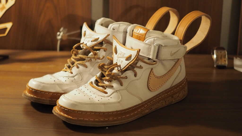 Peterson Stoop(ピーターソン・ストゥープ)NIKE Air Force1 MIDのリペア・カスタム