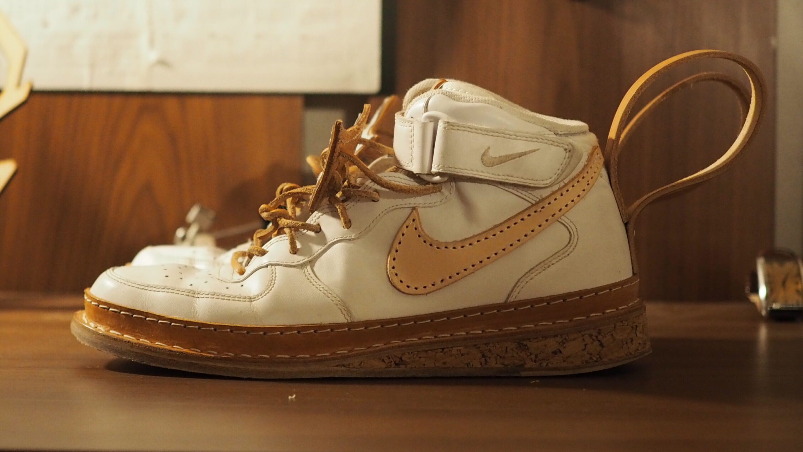 Peterson Stoop(ピーターソン・ストゥープ)NIKE Air Force1 MIDのリペア・カスタム