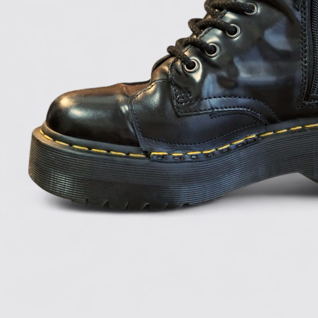 Dr.Martens(ドクターマーチン)JADON(ジェイドン)の裂け・やぶれ・傷修理