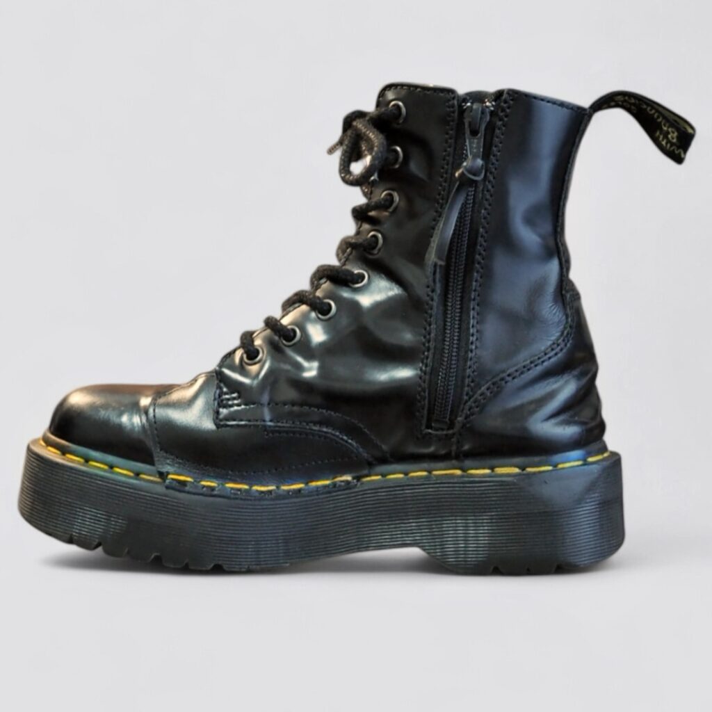 Dr.Martens(ドクターマーチン)JADON(ジェイドン)の裂け・やぶれ・傷修理