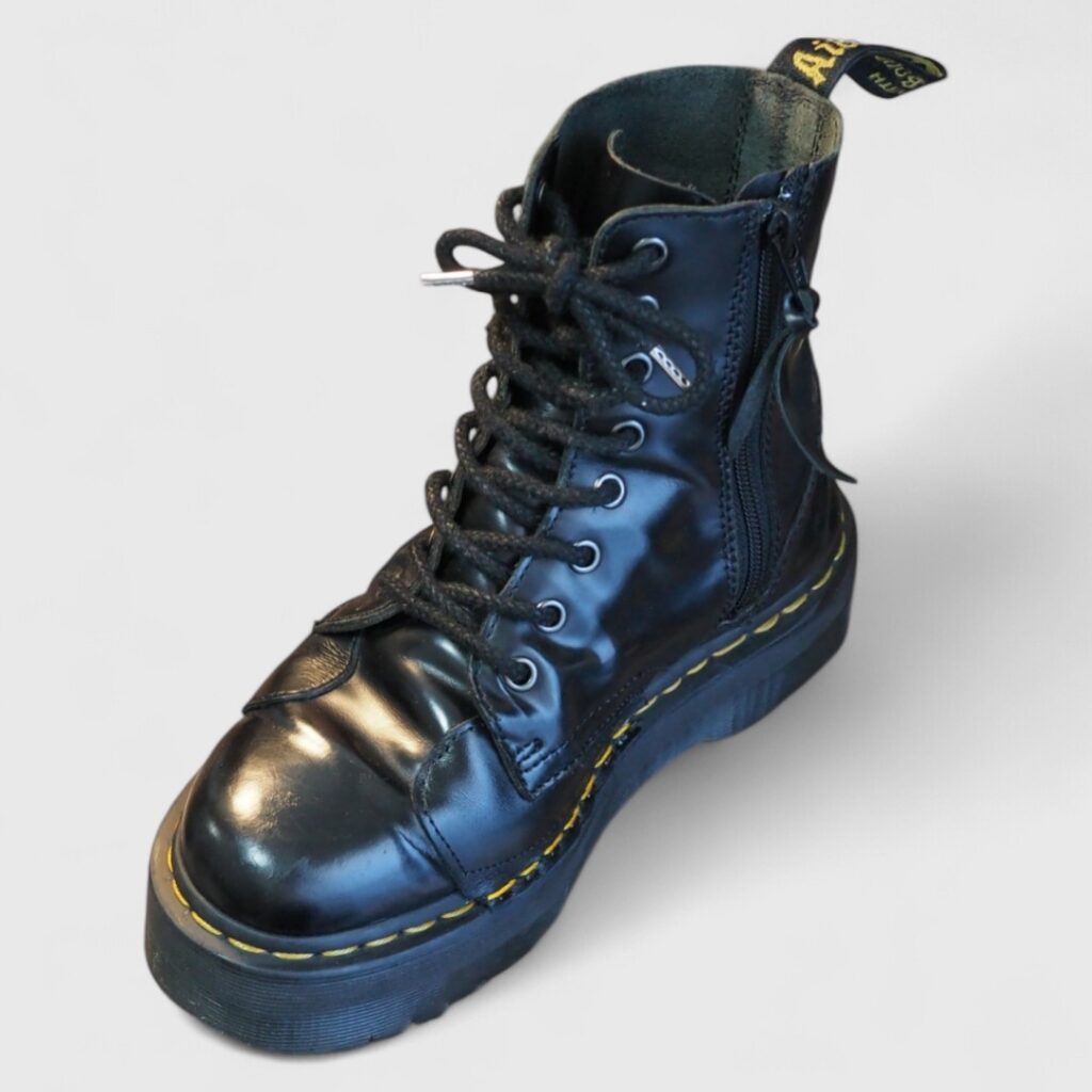 Dr.Martens(ドクターマーチン)JADON(ジェイドン)の裂け・やぶれ・傷修理
