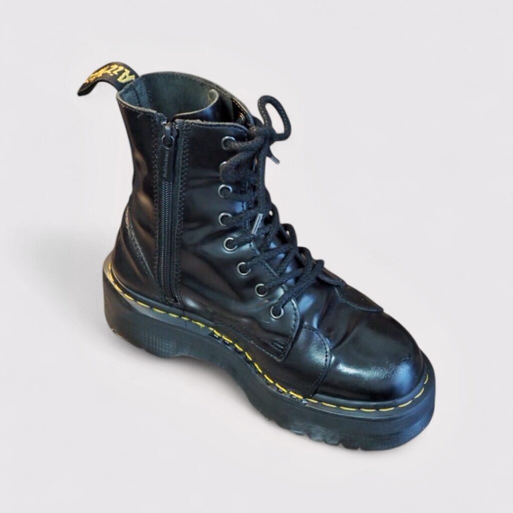 Dr.Martens(ドクターマーチン)JADON(ジェイドン)の裂け・やぶれ・傷修理