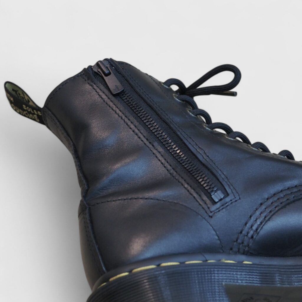 Dr.Martens(ドクターマーチン) CLEMENCY 8ホールのサイドジップカスタム