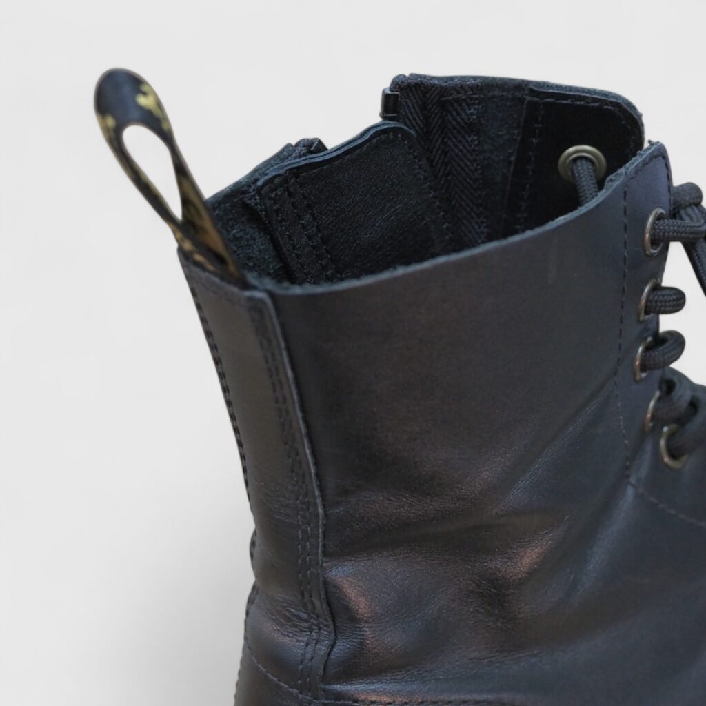 Dr.Martens(ドクターマーチン) CLEMENCY 8ホールのサイドジップカスタム