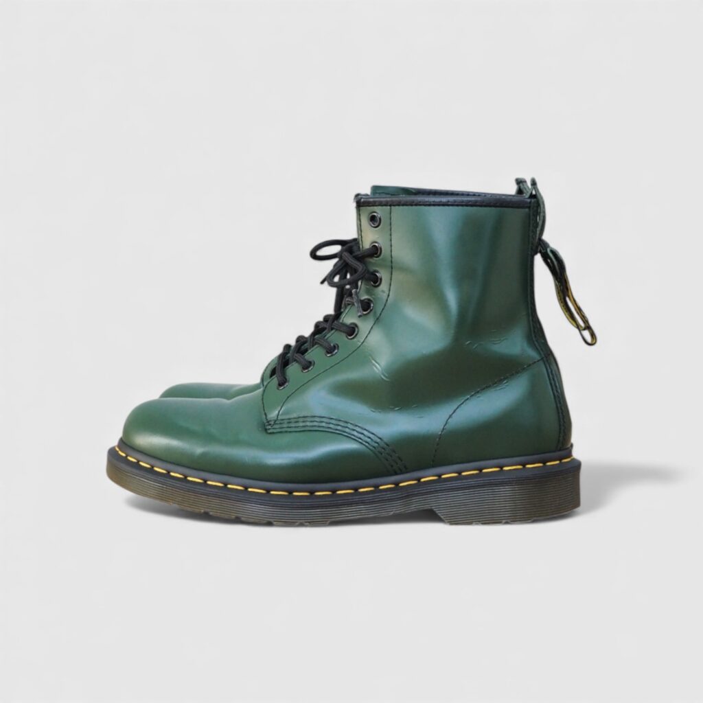 グリーンのドクターマーチン8ホールをバックジップ仕様にカスタム