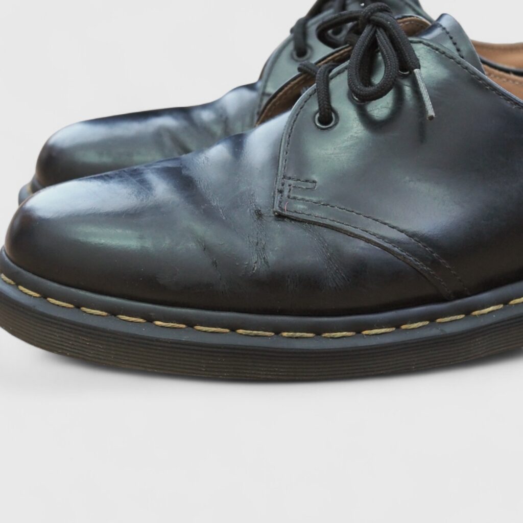 ドクターマーチン3ホール 1461のチャールズパッチ(革当て修理)