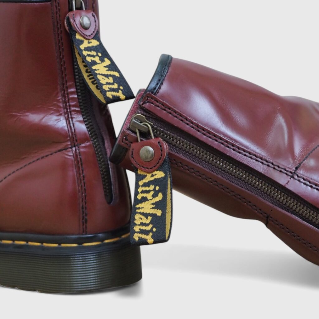 Dr.Martens 8ホール 1460 チェリーレッド バックジップカスタム施工例