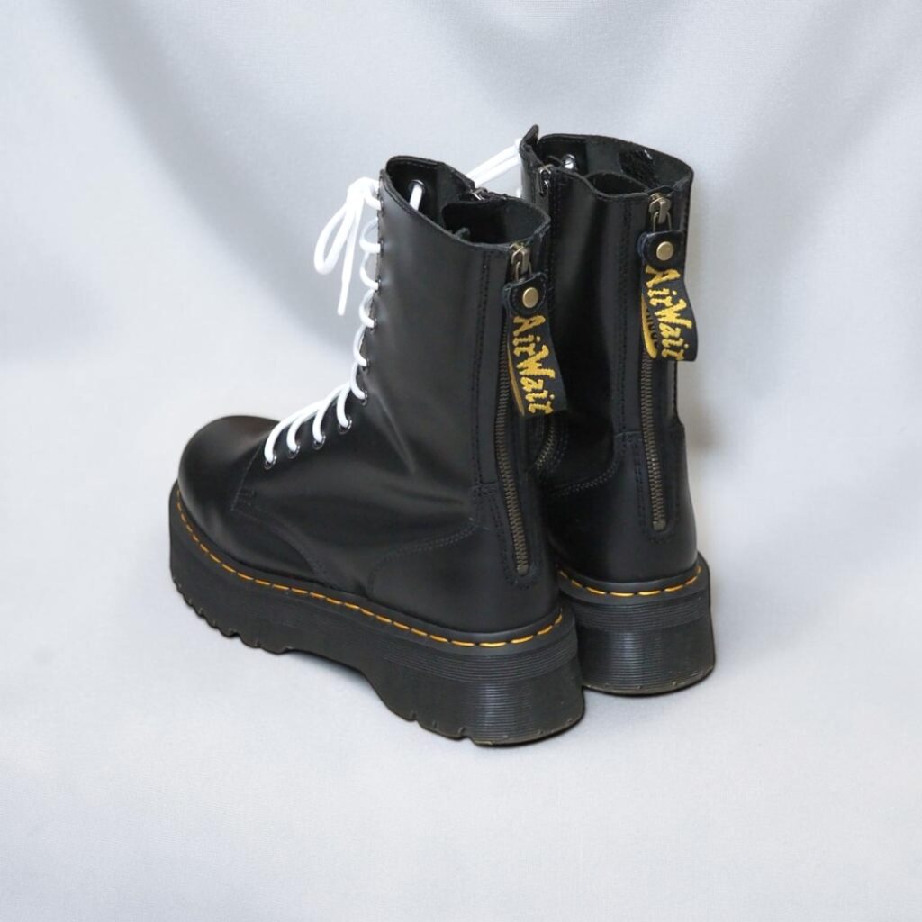 Dr.Martens 1460 10ホールブーツをバックジップカスタム