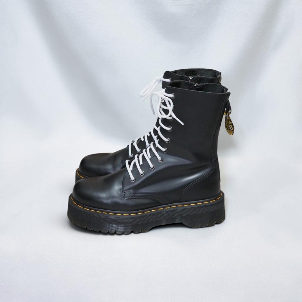 Dr.Martens 1460 10ホールブーツをバックジップカスタム